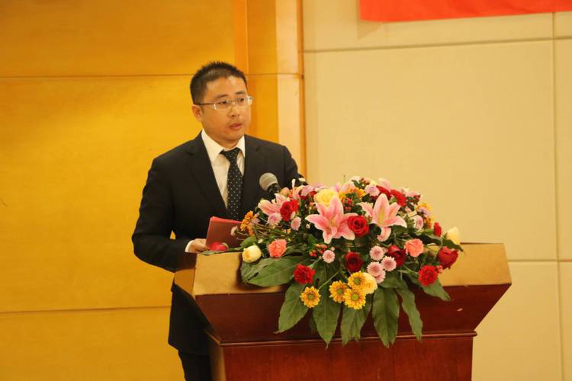 派呜达人才